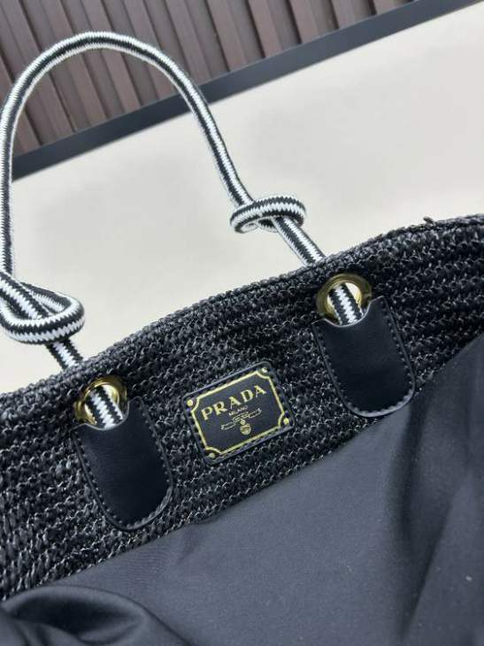 Picture of Prada Handbags _SKUfw205709863fw